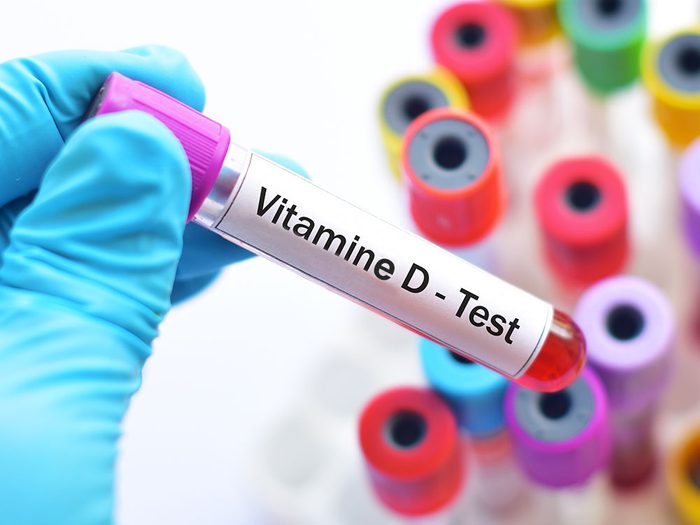 Seul un test de sang peut diagnostiquer une carence en vitamine D.