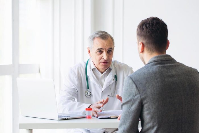 Cancer de la prostate : parlez-en à votre médecin pour mieux le prévenir.