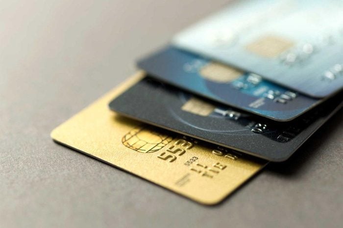 Évitez les dettes en résistant aux offres de carte de crédit préapprouvées.