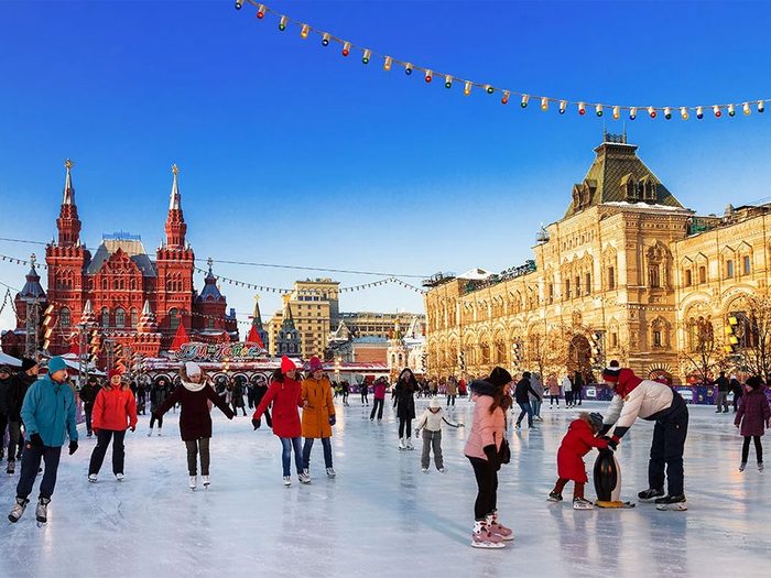 La patinoire à Moscou en Russie.