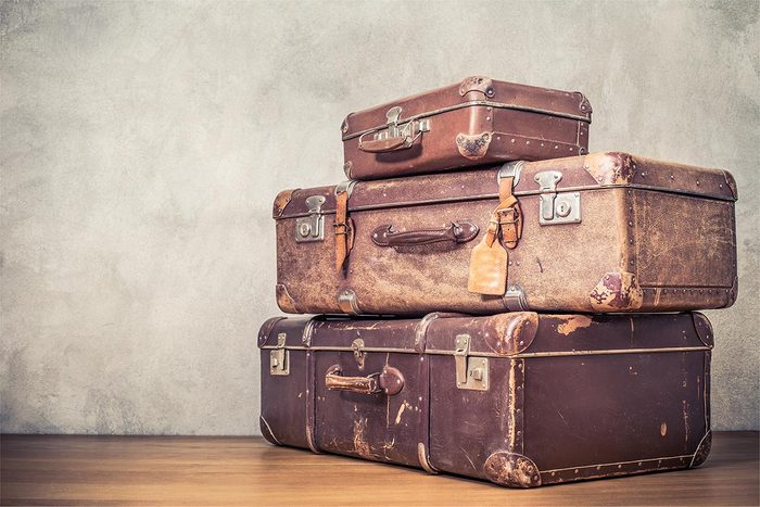 Rangement original : utilisez de vieille valise pour stocker vos affaires.