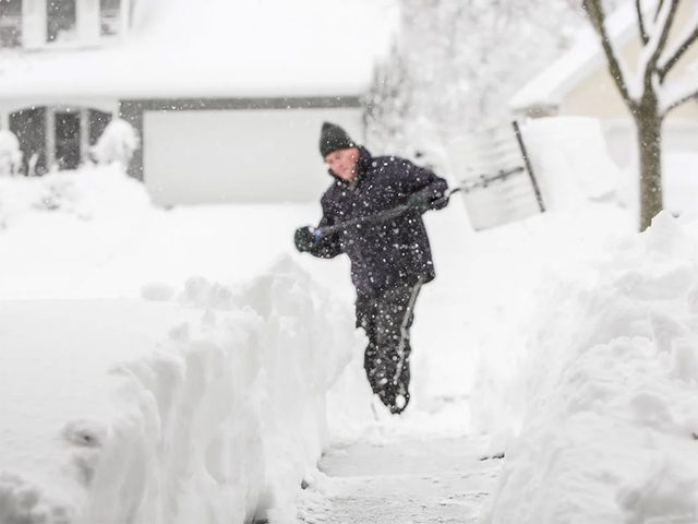 En fvrier 2004 s'est droule l'une des pires temptes de neige du Qubec et du Canada. 
