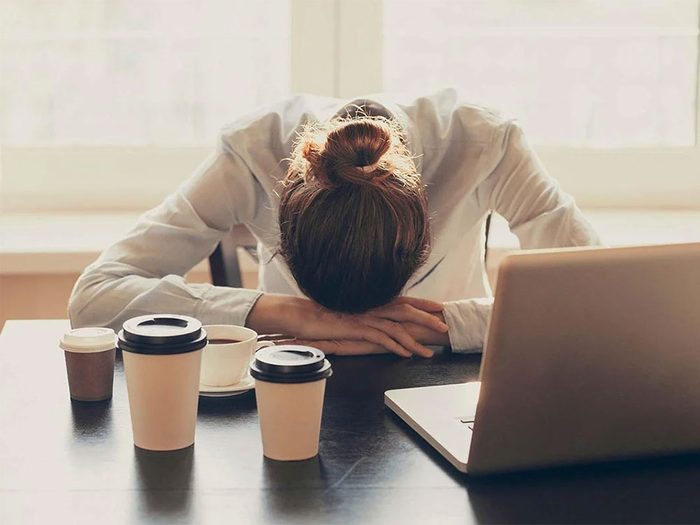 La fatigue est l'un des signes d'une carence en vitamine B12.