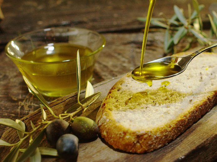 Comment profiter des bienfaits de l'huile d'olive?