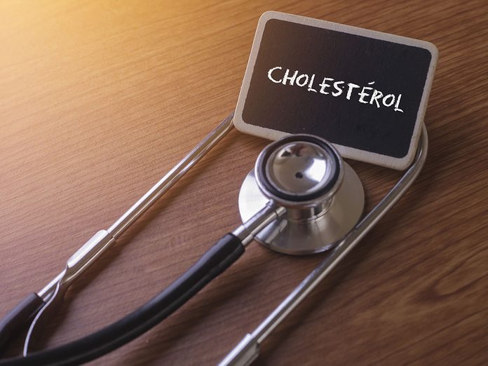 Les bienfaits du vinaigre de cidre: il abaisserait le taux de cholestérol.