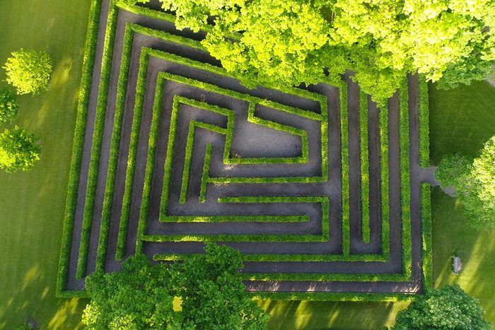Pour mettre du calme dans votre vie, parcourez un labyrinthe.