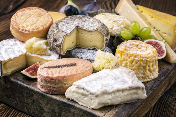 Habitudes alimentaires : évitez de manger trop de fromage.