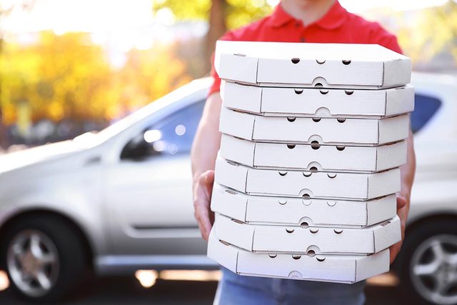 Livraison pizza  domicile : la pizza ne sera peut-tre pas parfaite.