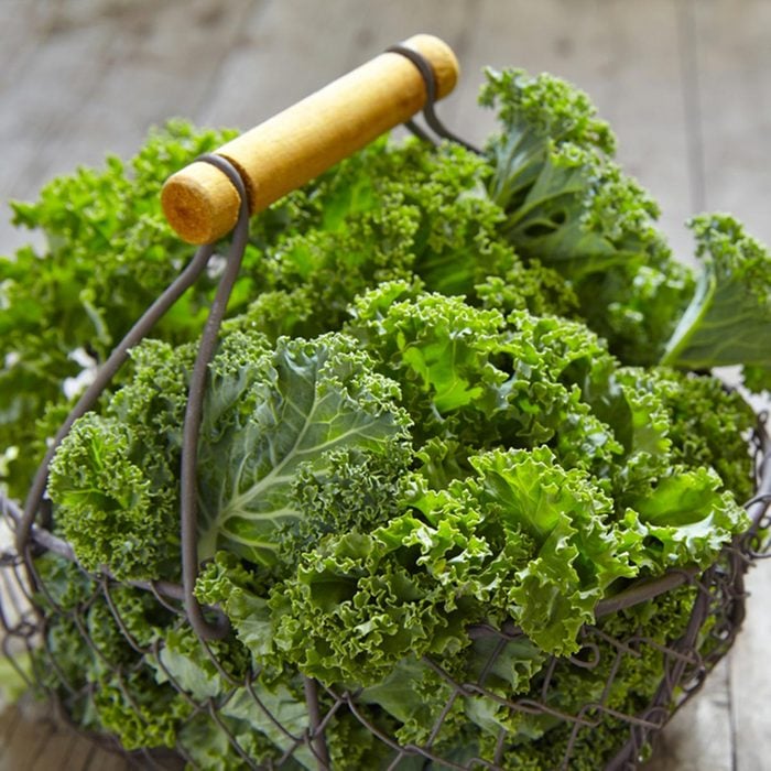 Les meilleurs aliments pour avoir une belle peau : le chou kale.