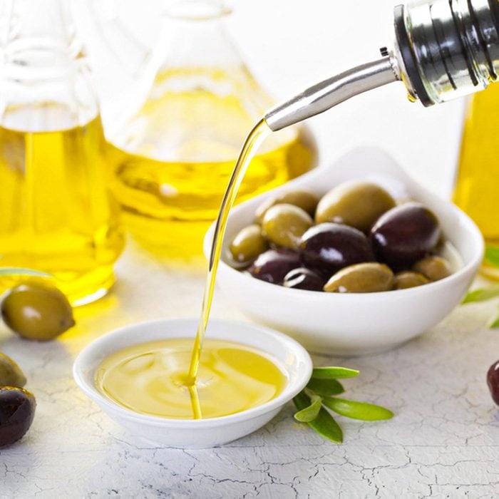 Les meilleurs aliments pour avoir une belle peau : l'huile d'olive.