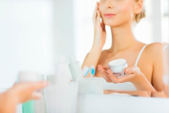 Peau: 17 conseils que les dermatologues adoptent pour les soins de peau