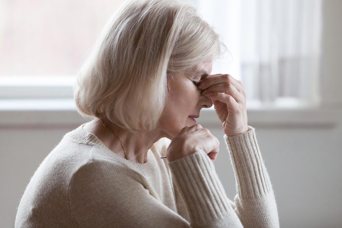Les symptômes de l'arthrite peuvent être aggravés par la ménopause.