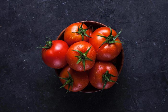 L'arthrite peut être déclenchée par les tomates.