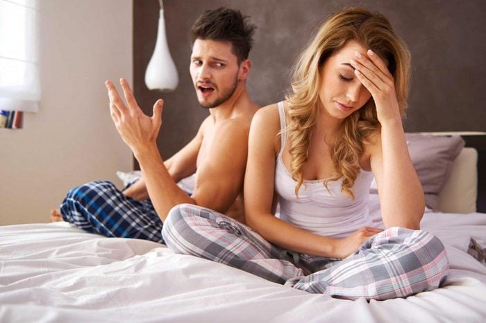 Votre mariage s'en va vers un divorce, si votre partenaire vous trompe fréquemment.