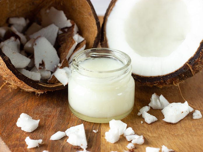 L’huile de noix de coco est parfaite pour remplacer le beurre.