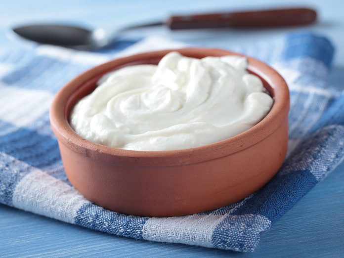 Le yogourt grec est parfait pour remplacer le beurre.