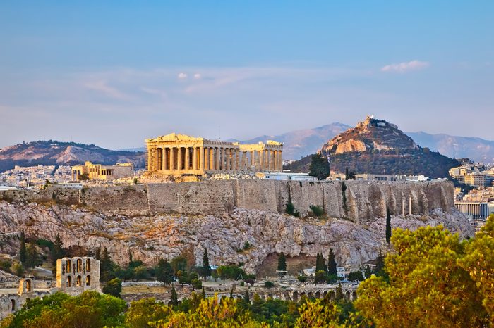 La Grèce, un peu comme l'Espagne, est une destination économique, si l'on sait choisir les bons endroits à visiter.