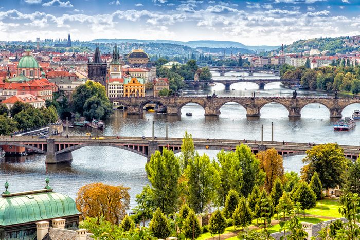 Prague, en République tchèque, demeure l'une des meilleures villes à visiter si l'on a un budget serré pour le voyage.