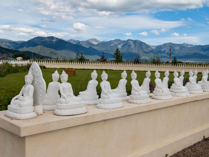 La ville d'Arlee, Montana: le jardin aux mille Bouddhas.