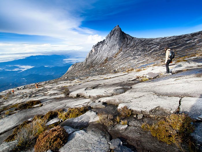 Le mont Kinabalu en Malaisie est l'une des 10 attractions incontournables.
