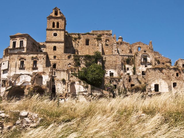 Le village de Craco en Italie est l'un des lieux abandonns dans le monde.