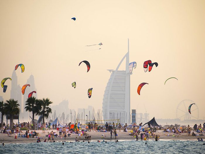 Kite Beach à Dubaï est une des plus belles plages du monde.