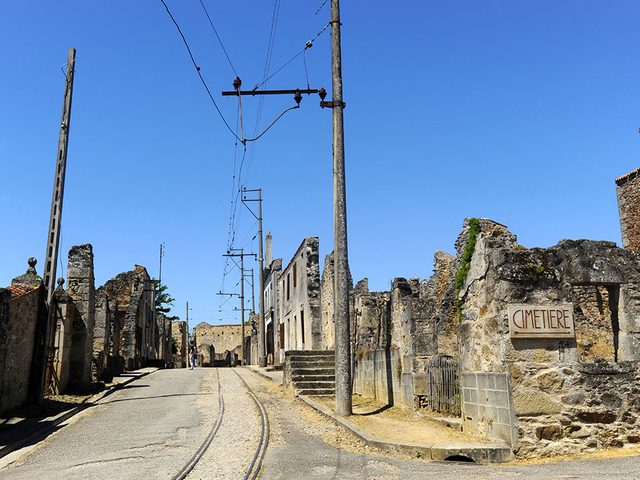 La ville d'Oradour-sur-Glane en France : un lieu abandonn.