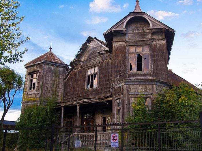 Le manoir abandonné d’Osorno au Chili aurait bien besoin d'être restaurée.