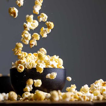 Une des erreurs que tout le monde fait en cuisant du popcorn : avoir le mauvais rythme de cuisson.