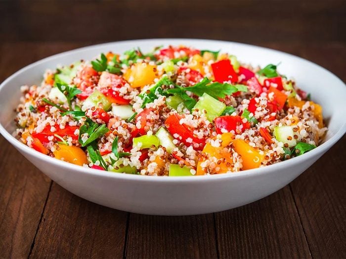 Salades Au Quinoa Et Aux Legumes