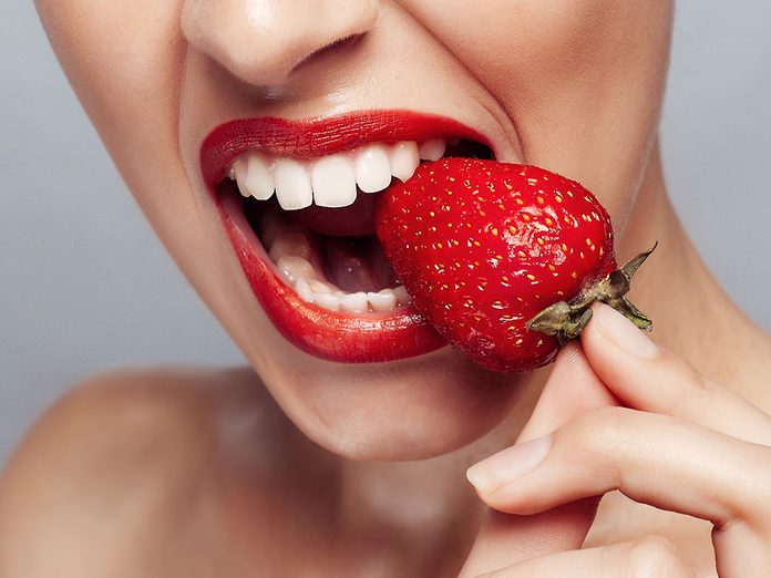 Blanchir Les Dents Naturellement Fraise Fruit Rouge Levres