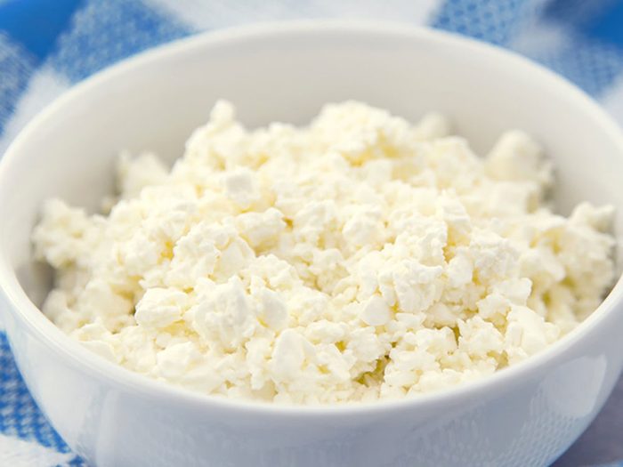 Trois-quarts de tasse de fromage ricotta contient 380 mg de calcium.