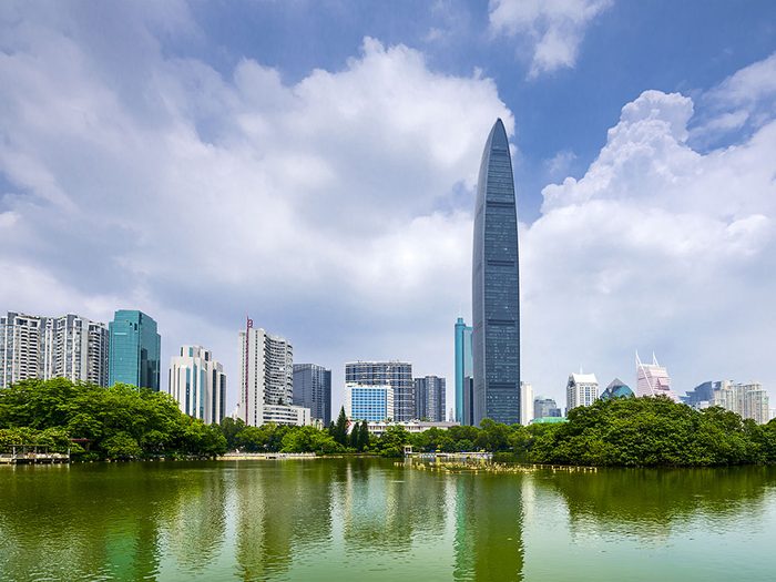 La tour KK100 en Chine est l'un des plus hauts gratte-ciels du monde .