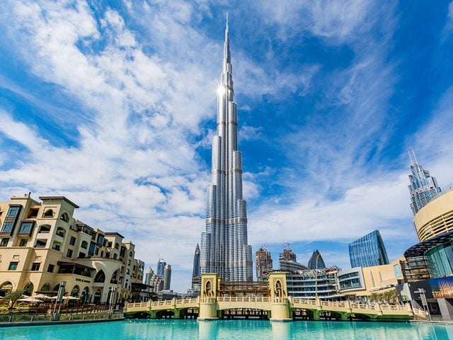 Le Burj Khalifa de Duba est l'un des plus hauts gratte-ciels du monde .
