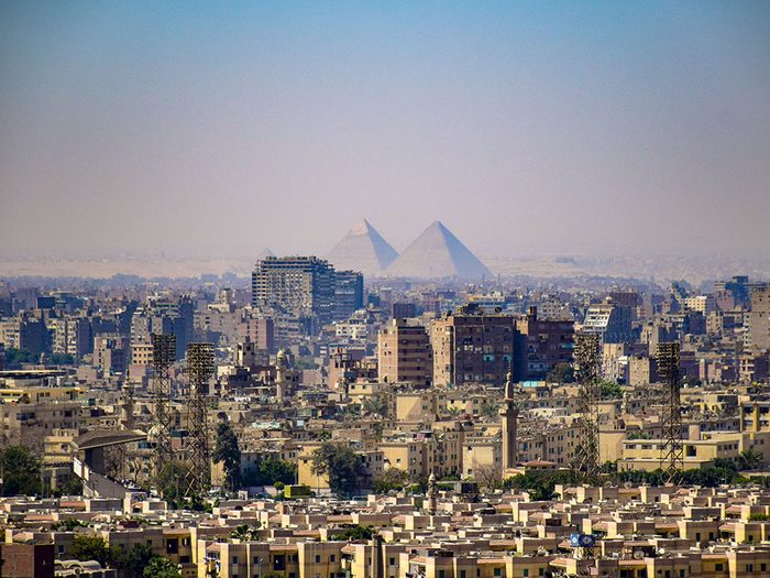 Villes les plus peuplées: Le Caire, en Égypte.