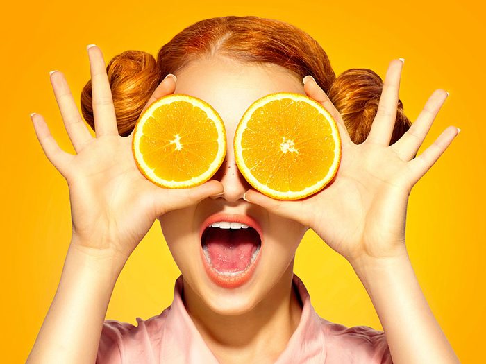 Photos hilarantes: des yeux à l’orange.
