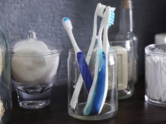 Mfiez-vous de votre porte-brosses  dents qui peut transmettre le rhume et la grippe.
