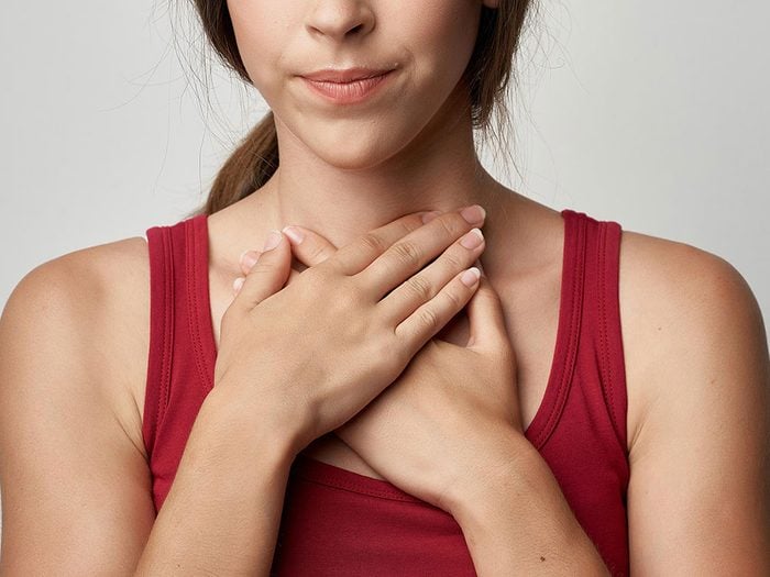Autre symptôme du cancer de la gorge: des altérations dans la voix.
