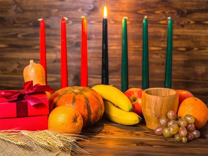Temps des fêtes: Kwanzaa est célébrée en plus de Noël.