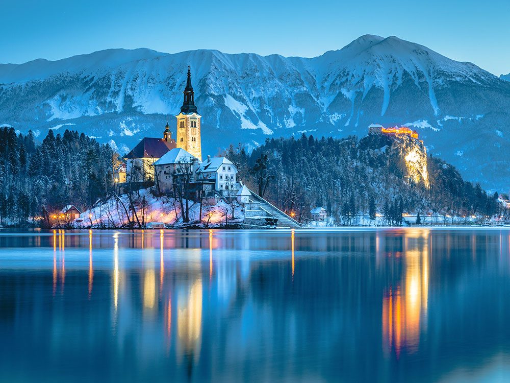 Bled en Slovénie est l'une des 13 villes dans le monde qui sont magnifiques sous la neige.