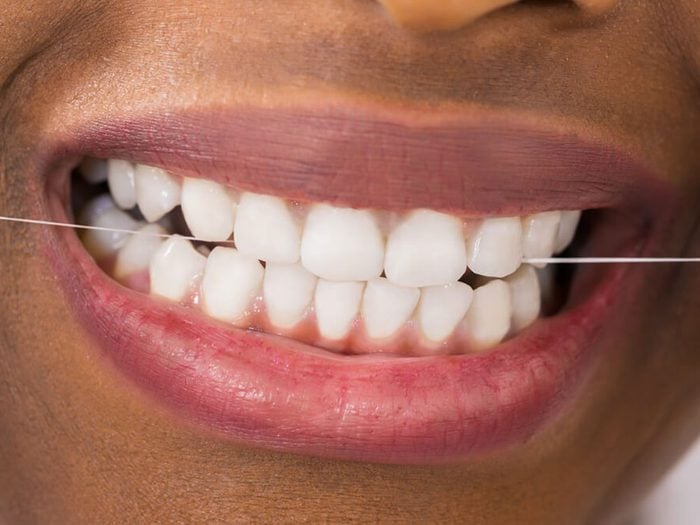 L'orthodontiste évitera de vous dire qu'il sait si vous ne passez pas la soie dentaire ou ne vous brossez les dents aussi souvent que vous le dites.