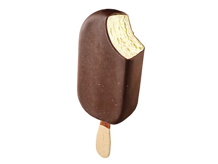 Les barres de crème glacée enrobées de chocolat auront 100 ans en 2020.