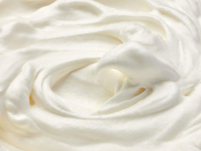 Le glaçage à la vanille fait partie des aliments mauvais pour la santé.