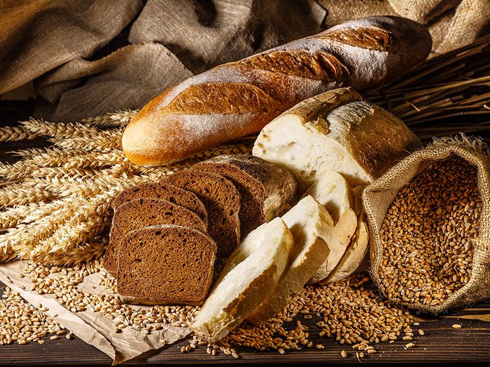 Le pain de blé léger fait partie des aliments mauvais pour la santé.