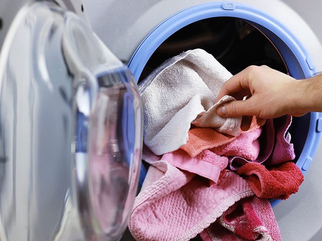 Bruits dans la maison: attention aux grincements dans la laveuse ou la scheuse.