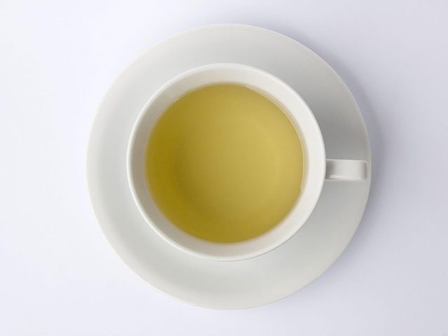Boire du th vert  la place du caf rduit le risque de crises cardiaques.