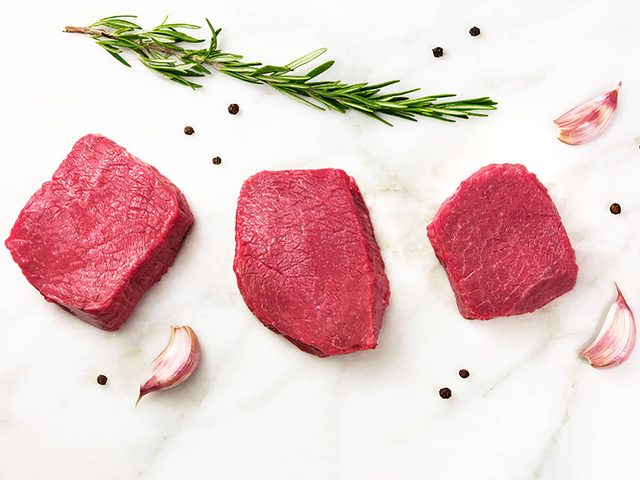Manger moins de viande rouge rduit le risque de crises cardiaques.