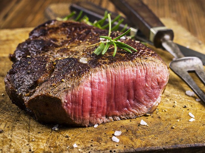 Mangez moins de viande rouge pour vivre jusqu'à 100 ans.