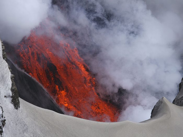 Visitez le volcan Eyjafjallajokull en Islande.