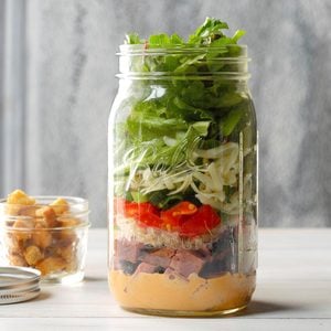 Salade Reuben dans un pot